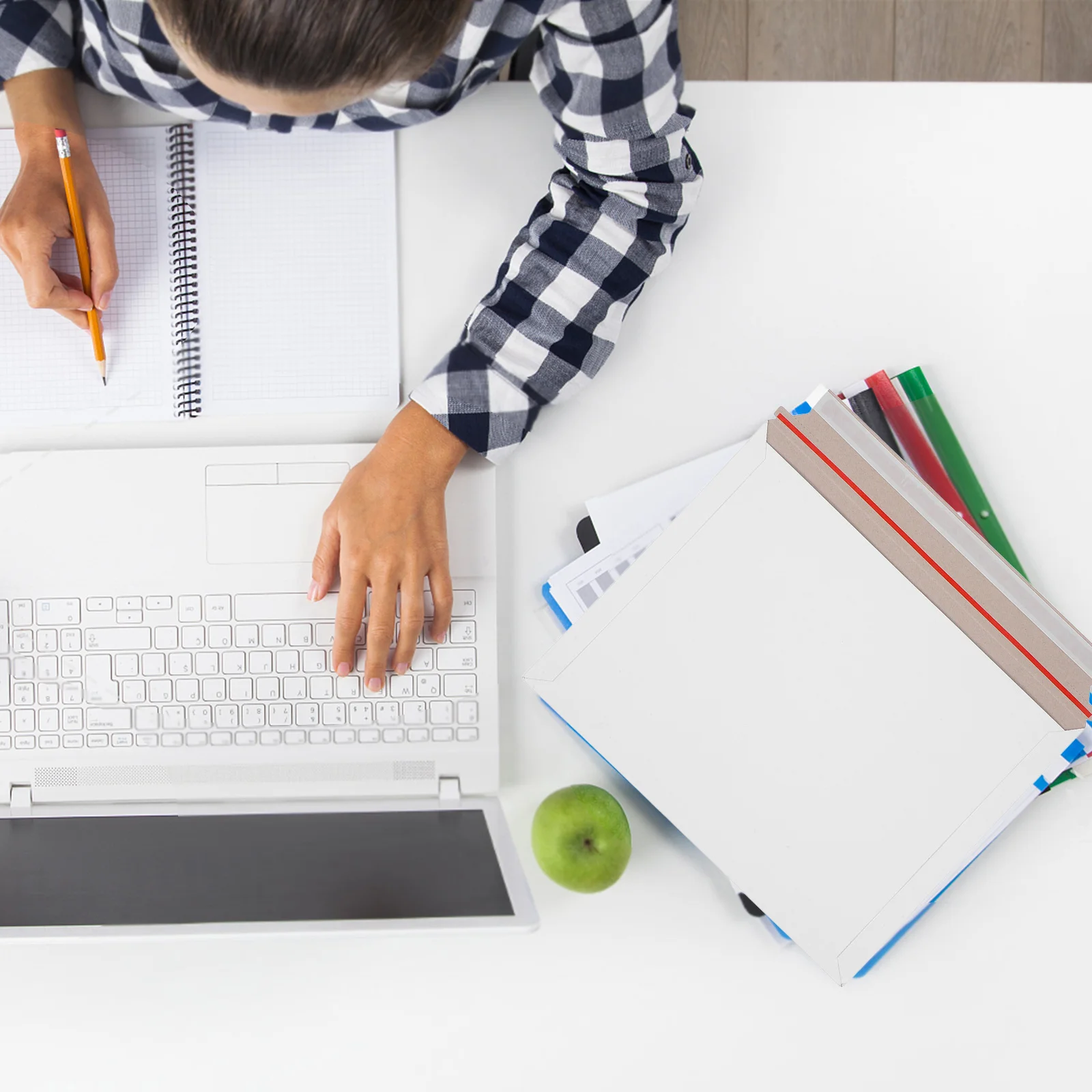 20Pcs Blank Mailing Envelopes Secure Self Sealing Strips for Office Use and Personal Documents Shipping Document Mailers