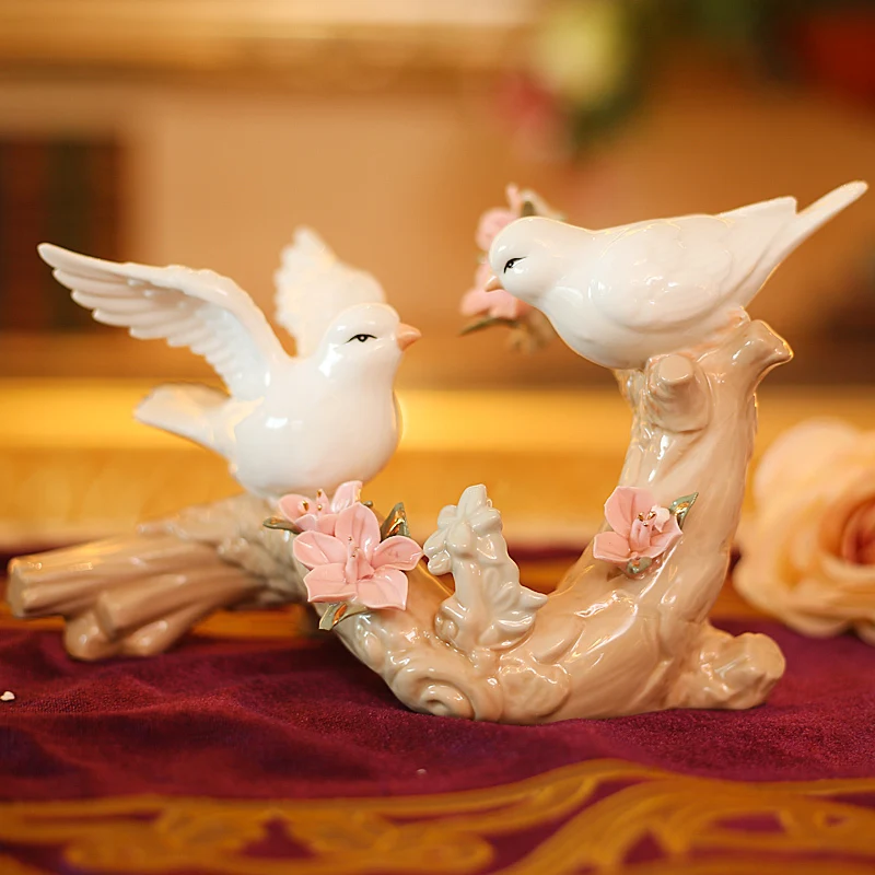 

Romantic Porcelain Bird Lovers Figurine Ceramic Gift and Craft Ornament for Wedding Decoration and Marriage Anniversary Souvenir