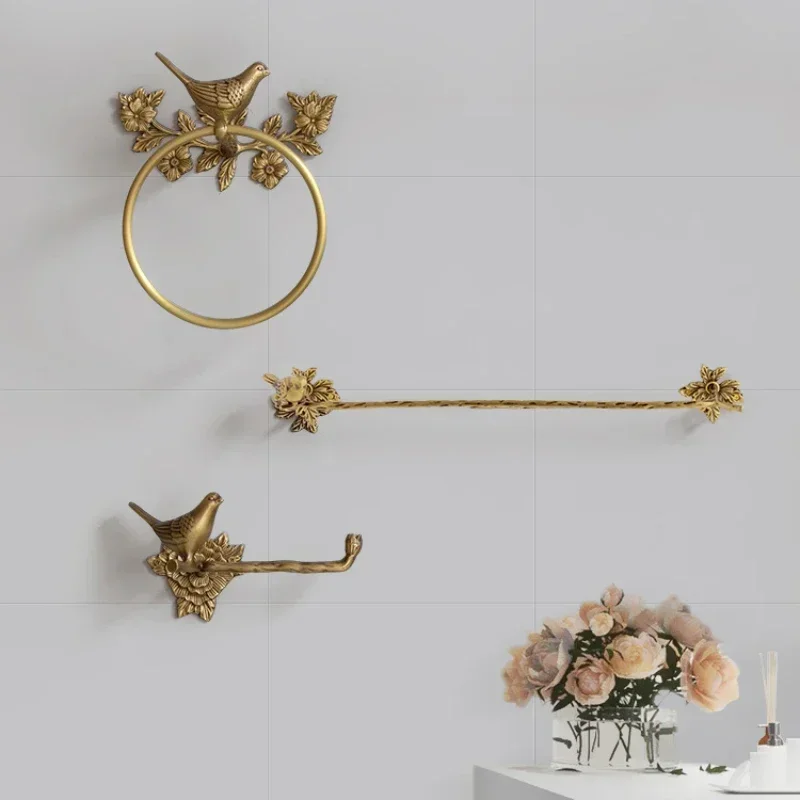 Vintage Brass Bird Towel Ring Bathroom Bathroom Non Perforated Bath Towel Holder Paper Towel Storage Decoration Wall Hanger