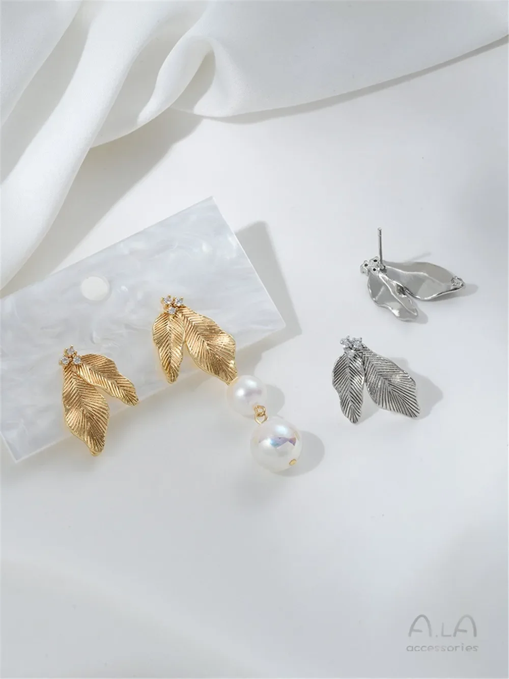 14K Gold-inlaid Zircon Leaves with Hanging Stud Earrings Sweet Mori Earrings DIY Handmade Earrings Accessories Material E380