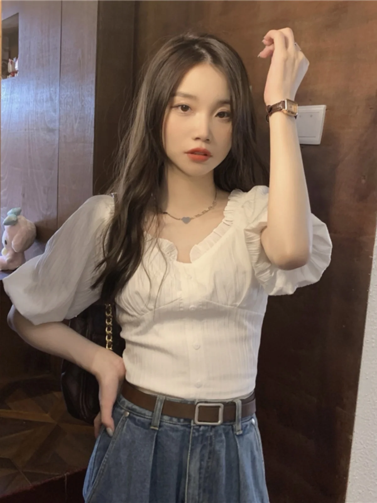 シックなショートショルダーバブルスリーブシャツ女性の甘い優しい夏のデザインスクエアカラーファッショナブルな韓国スタイルブラウス