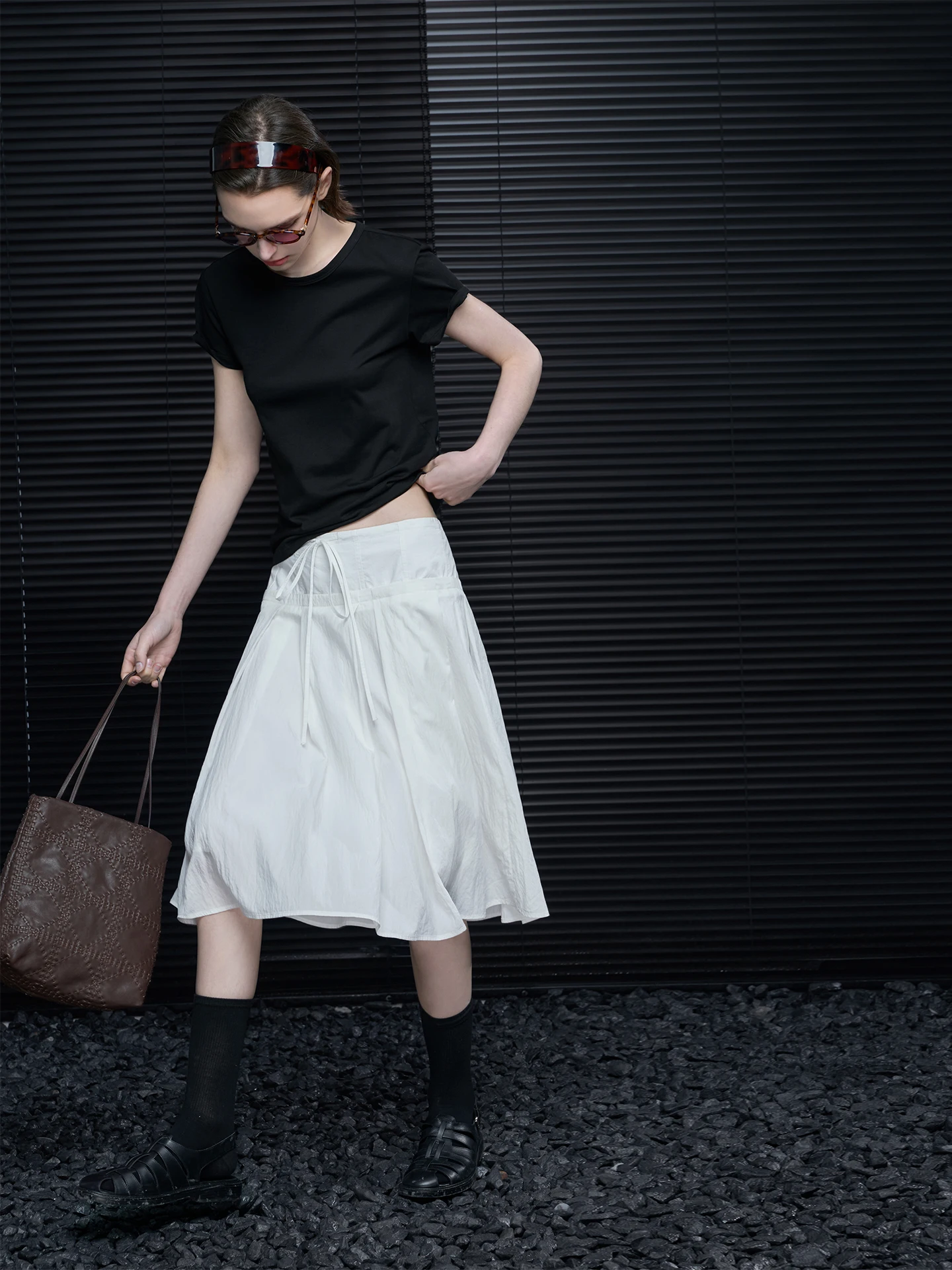 

White Mid-Length A-Line Skirt Women's Spring 2026 New Sle Street Sle Pleated Design High Waist Polyester Blend Skirt