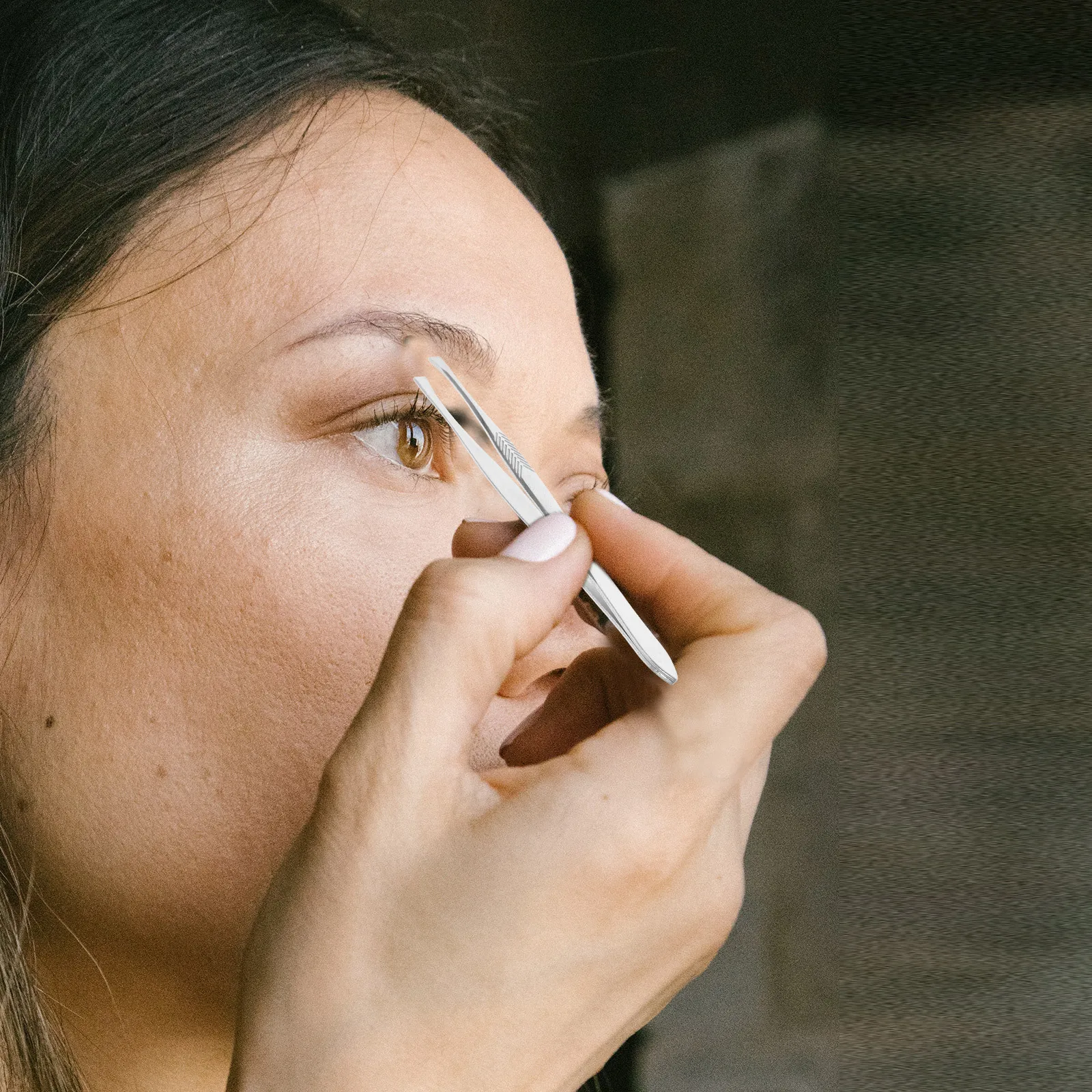 24-teilige Augenbrauenpinzette aus Edelstahl mit Präzisionspitze für mühelose Haarentfernung, tragbares Design, ideal für Reise-Make-up-Werkzeug