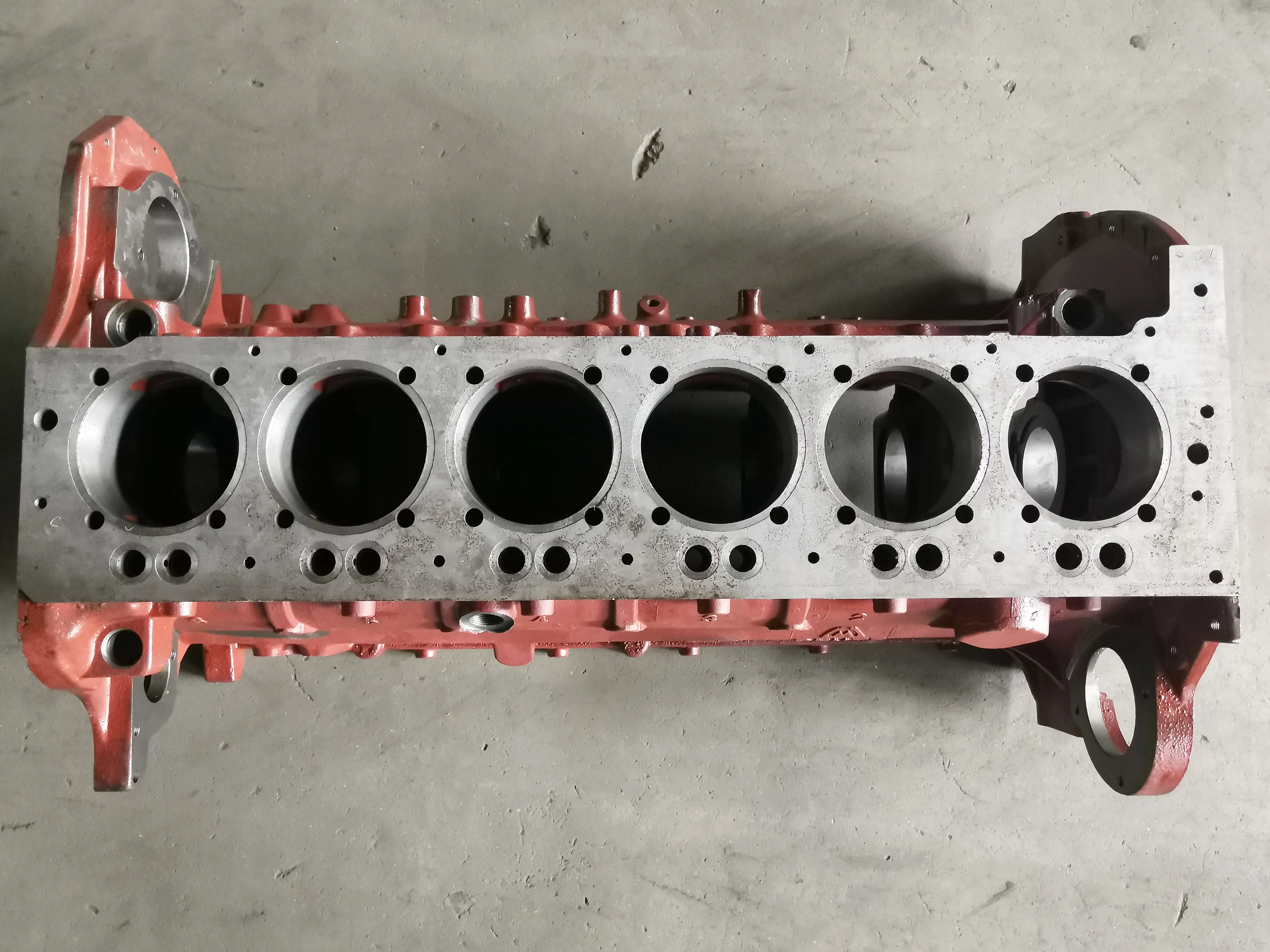 BF6L913 BF6L913C 6 Cylinder Diesel Engine Parts Cylinder Block Crankcase 0415 8915 0415 6259 04156259 04158915 For Deutz