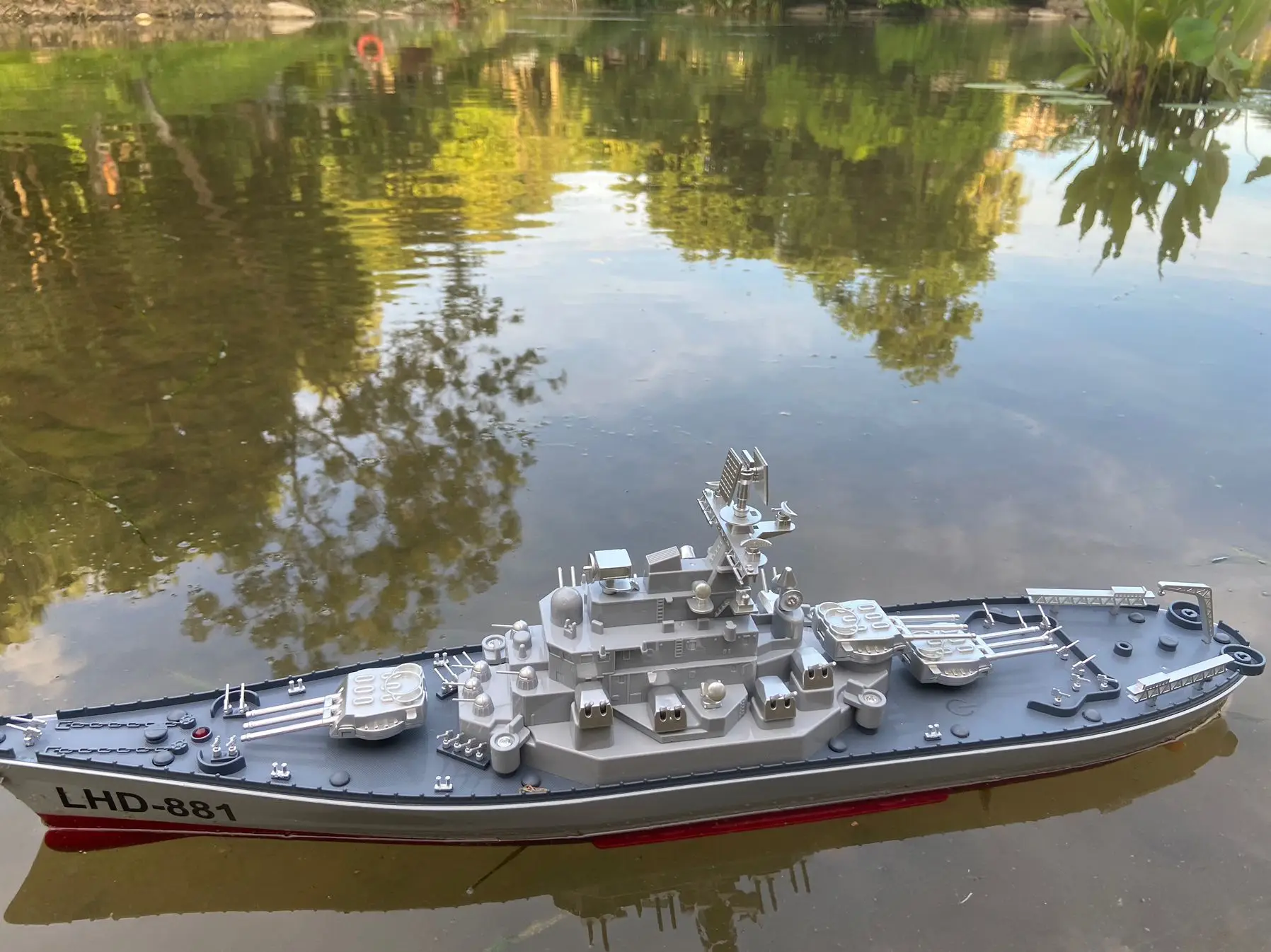 Large remote-controlled battleship 61CM, large ship body retro, high-speed remote-controlled battleship 15km/h, three blade prop