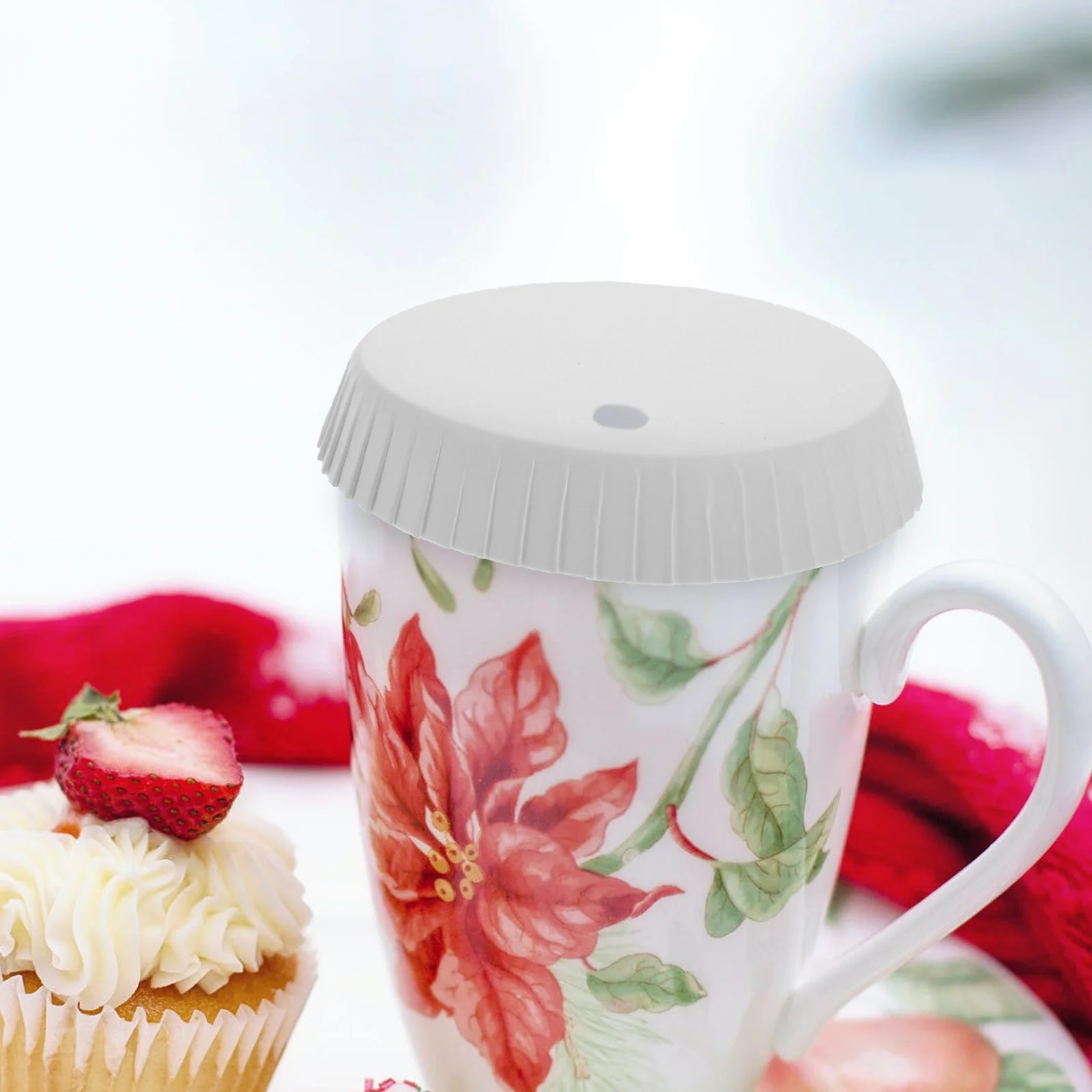 

100Pcs Disposable Cup Cover Dustproof Perforated Cover Fine Workmanship Safe for Family and Friends Universal Cups Lid