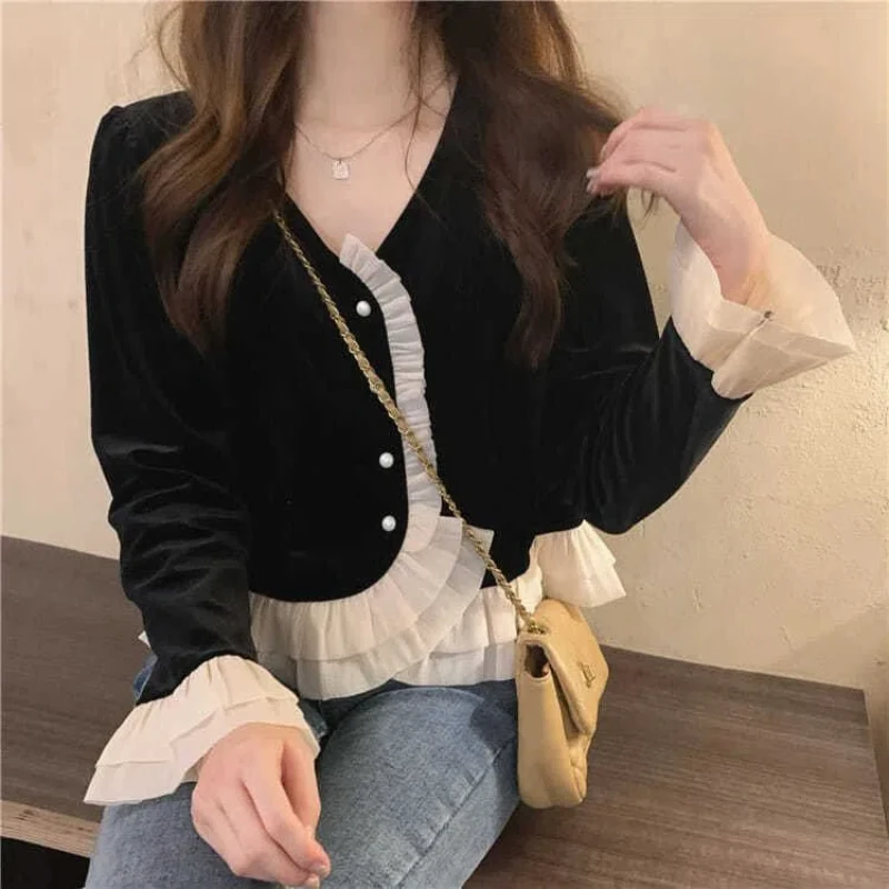 Women Clothing Temperament Lace Patchwork Shirt Tops Spring Autumn New V Neck Solid Sweet Velvet Short Blouse Vintage Fashion