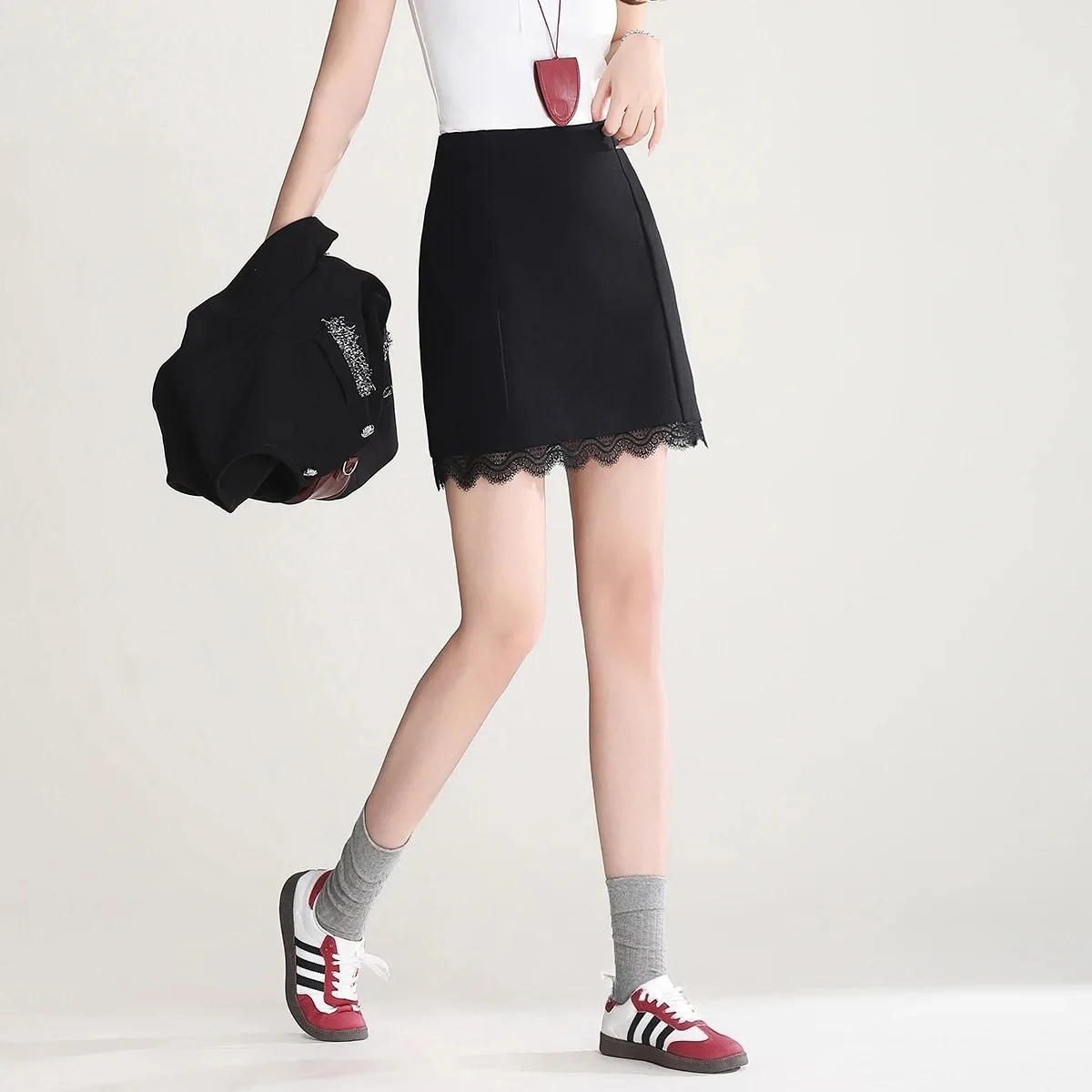  LOUIS YAO Splicing Lace Mini Skirt 2025 Spring Elegant Temperament Package Hip No Elastic Short Skirt Woman New