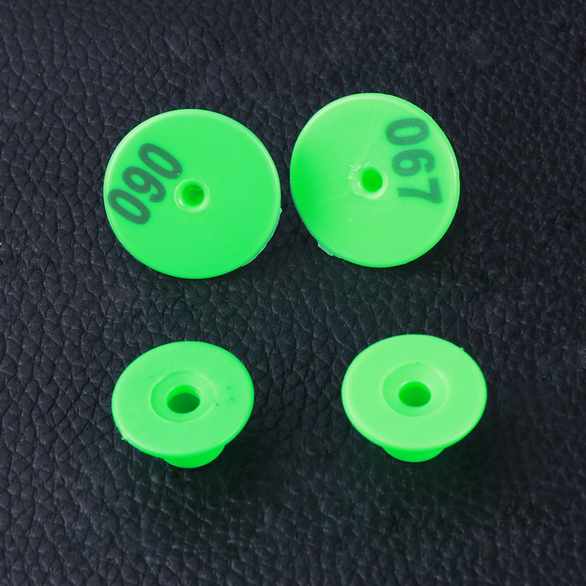 

100Pcs Number Plastic Livestock Ear Tags 1-100 Durable Animal Tags for Goat Cattle Pig Clear Marking Easy Identification