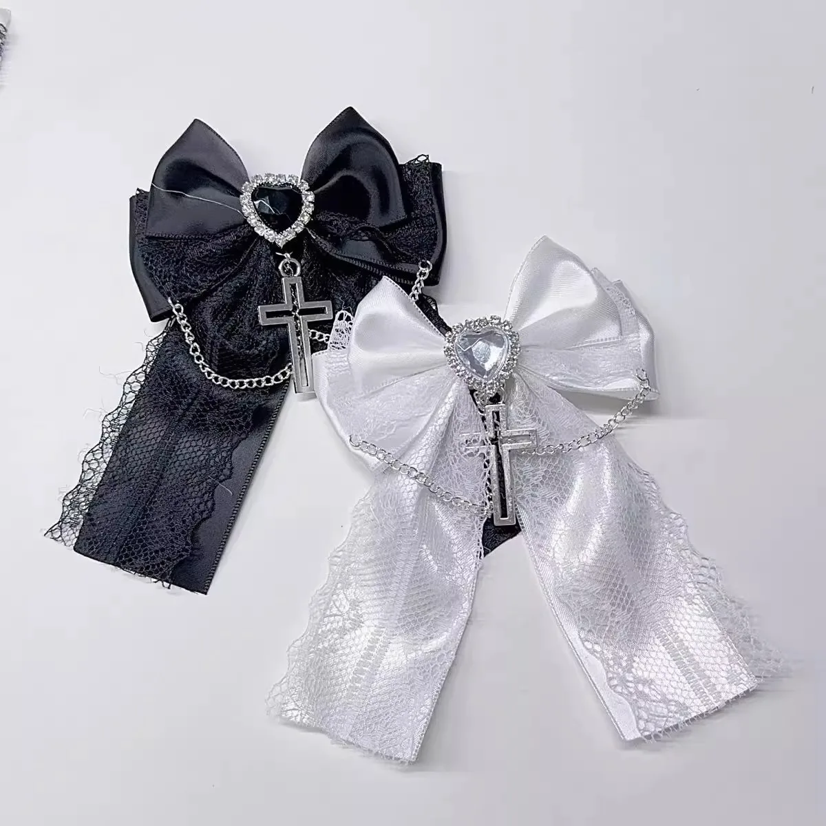 Neue Subkultur Gothic Harajuku Y2K Mädchen Lolita Japanische Bunte Schleife Spitze Brief Doppel Pferdeschwanz Haarspange Brosche 10x5x3cm