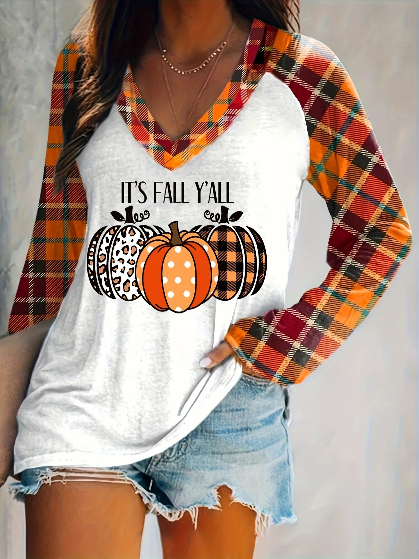 Amerikanisches Retro-Halloween-Themen-Damen-Langarmshirt mit kariertem Kürbis-Print und V-Ausschnitt – Detail 1