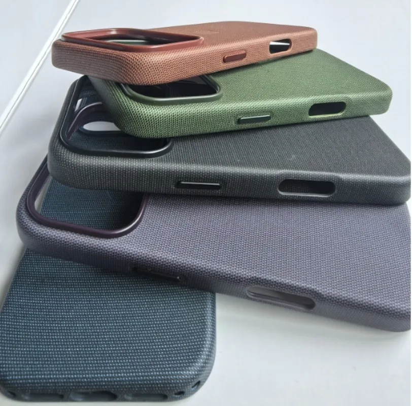 مناسبة ل 17Pro/Max تكنولوجيا النسيج جراب هاتف التحكم في الكاميرا المغناطيسي شفط القماش نمط جديد هدايا عيد الميلاد