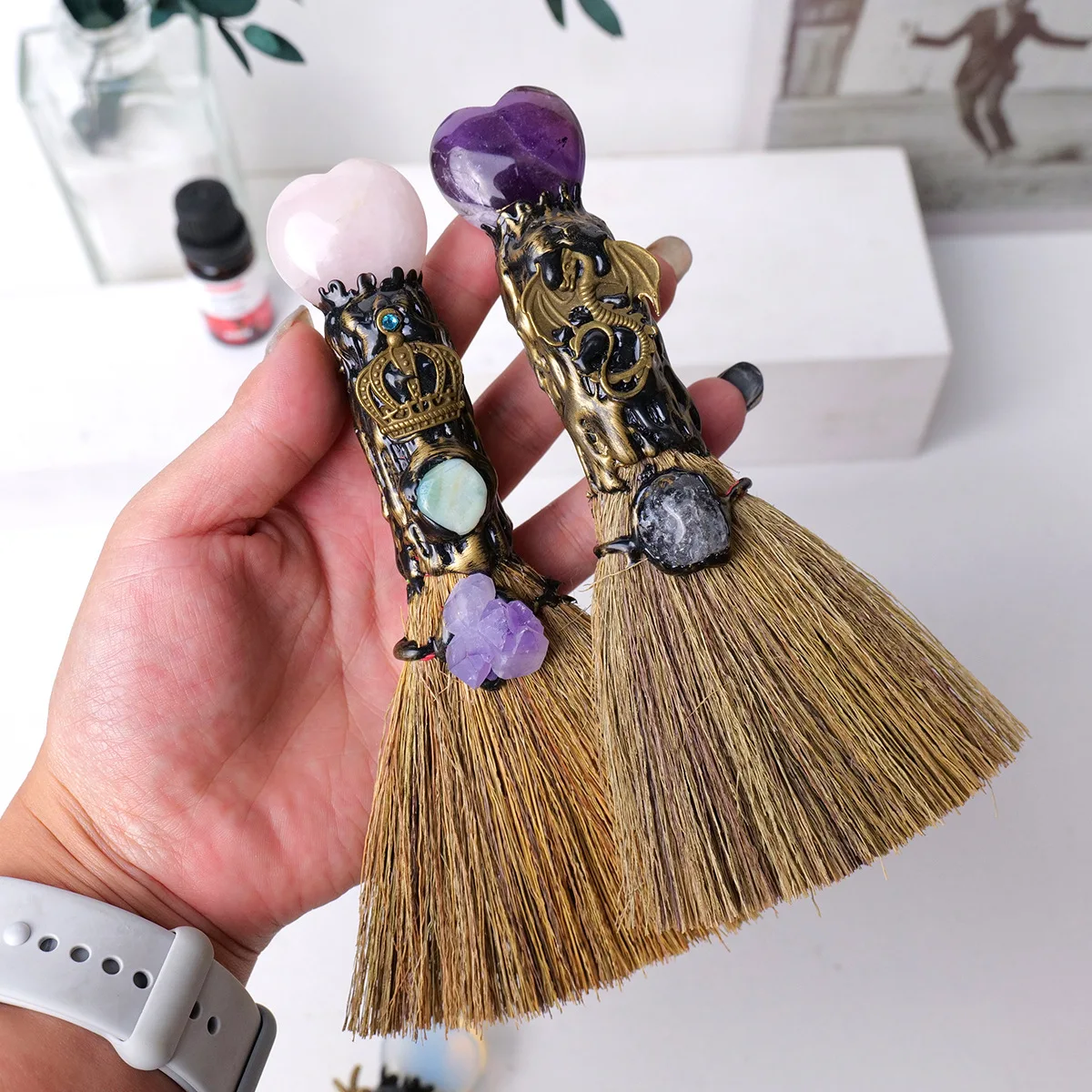 1pc Natural Crystal Love Heart Magic Broom Crafts Quartz Gem Reiki Gemstone Healing Witch Besom Home Garden Decor Christmas Gift