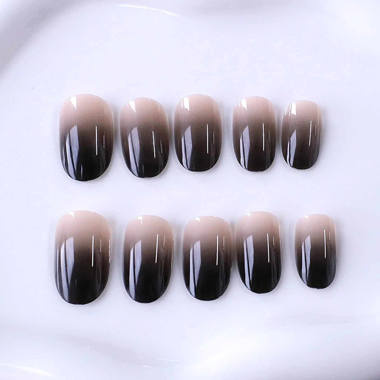 24 قطعة الأظافر كاذبة أسود التدرج اللون اضغط على الأظافر قصيرة البيضاوي الأظافر وهمية الاكريليك الصحافة على الأظافر للنساء موضة مسمار الفن