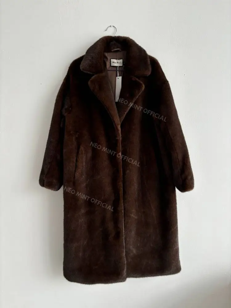 Neo Mint Cappotto di pelliccia di visone finto di lusso da donna Marchio iconico 2024 Giacca sportiva lunga invernale Ganci di cristallo Cappotto caldo stile street