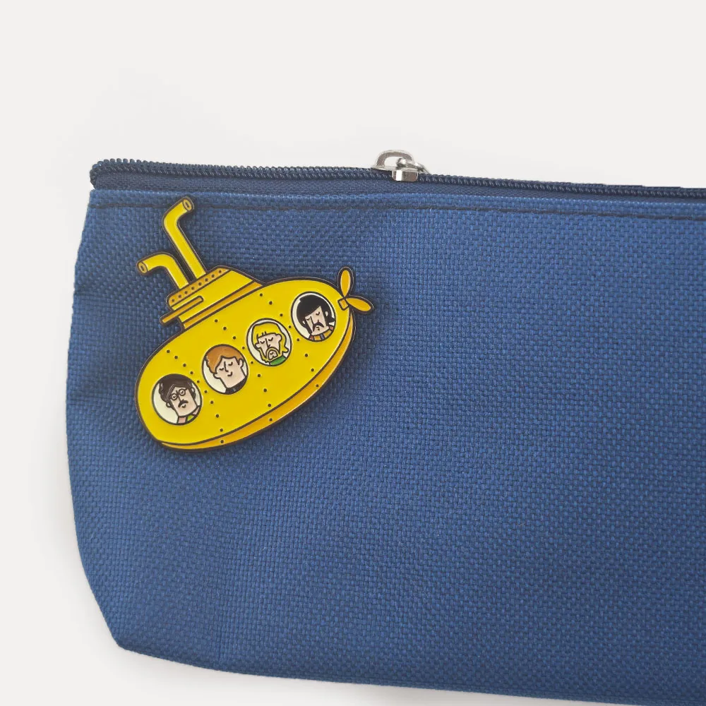 Retro Gelbes U-Boot Emaille-Pin Klassisches Cartoon-Band Metall-Abzeichen Niedliche Schiffs-Anstecknadel für Jacken Musikfans Schmuck Brosche Geschenk – Detail 8