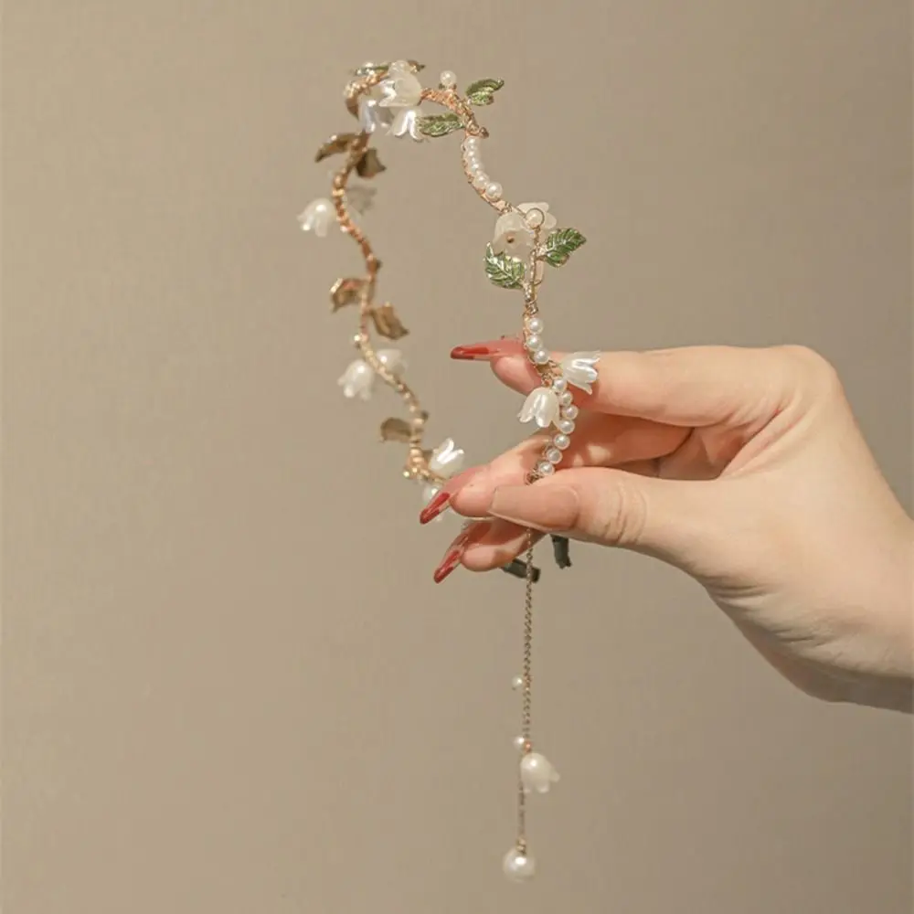 

Korean-style Alloy Tassel Hair Accessory Elegant Hairband for Women Wavy Headband with Pearls and Flowers