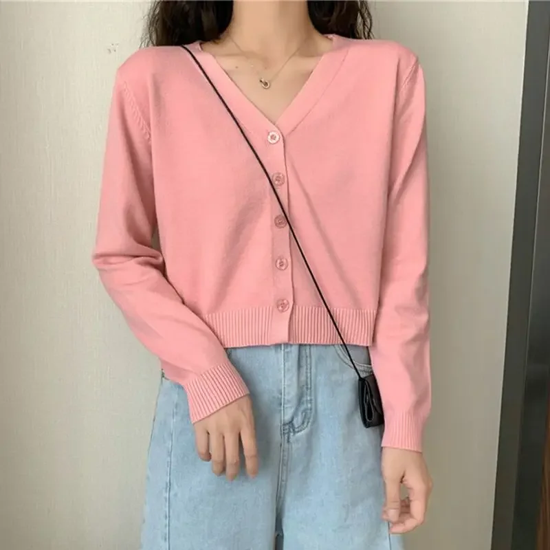 

New Spring 2025 Knitted Cardigan Women Korean Short V-neck Long Sleeved Thin Sweater Woman