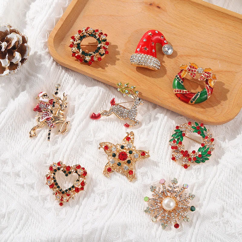 18Styles Christmas XMAS Brooches Lapel Pin Crystal Santa Snowman Wreath Elk Bells Tree Jewelry Happy New Year Gift for Friends