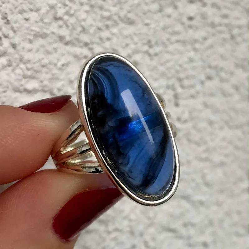 Trendy Silver Color Large Blue Oval Shaped Turquoise Stone Crystal Finger Ring for Women Party Jewelry Size 6-10