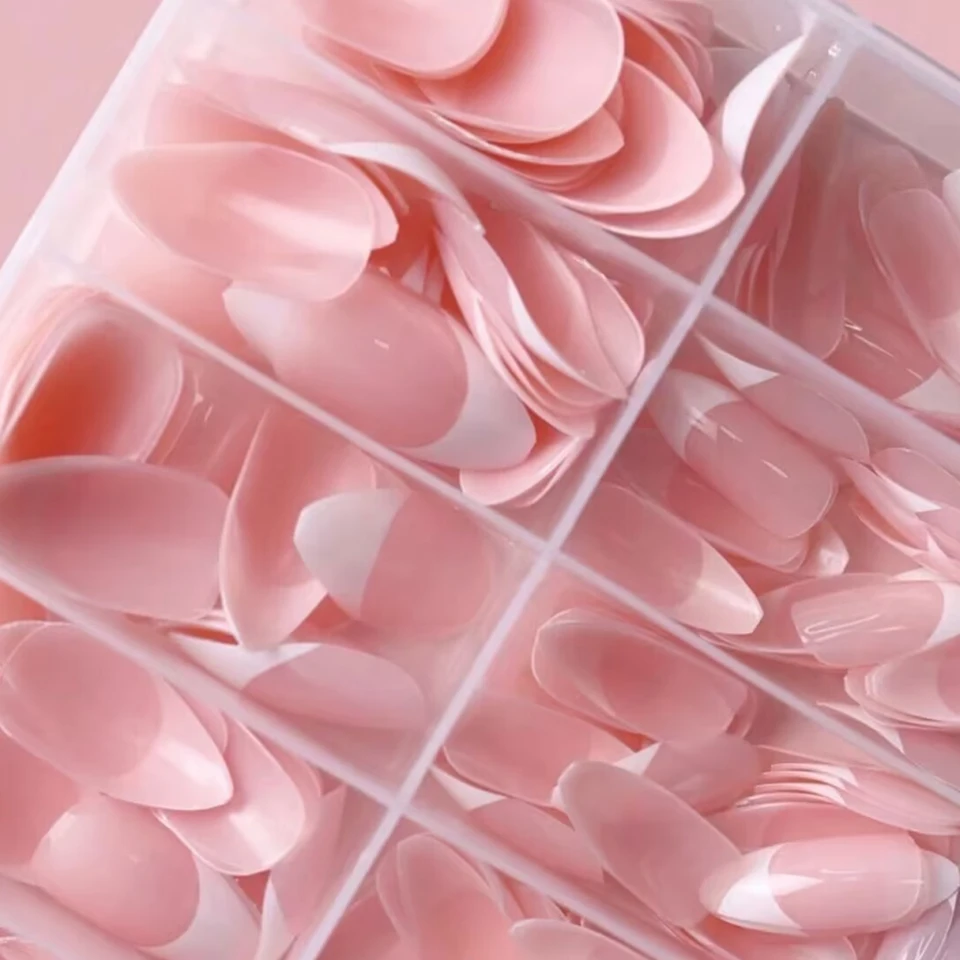 120 uñas postizas blancas francesas en forma de almendra para mujeres elegantes, perfectas para el día a día o fiestas 3