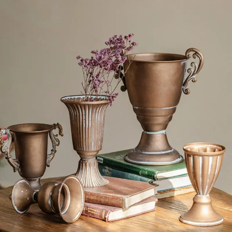 Iron Flower Pot Vintage Antique Vase Classical Goblet Flower Planter Decoration for Hotel Banquet and Homestay Crafts Ornaments