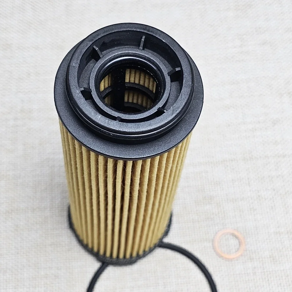 Car Oil Filter 11427826799 For BMW F20 F30 G21 G30 G12 G01 G02 G05 M140i 330d 340i 530d 740 X3 X4 X5 X6 B57 B58 Engine view 5