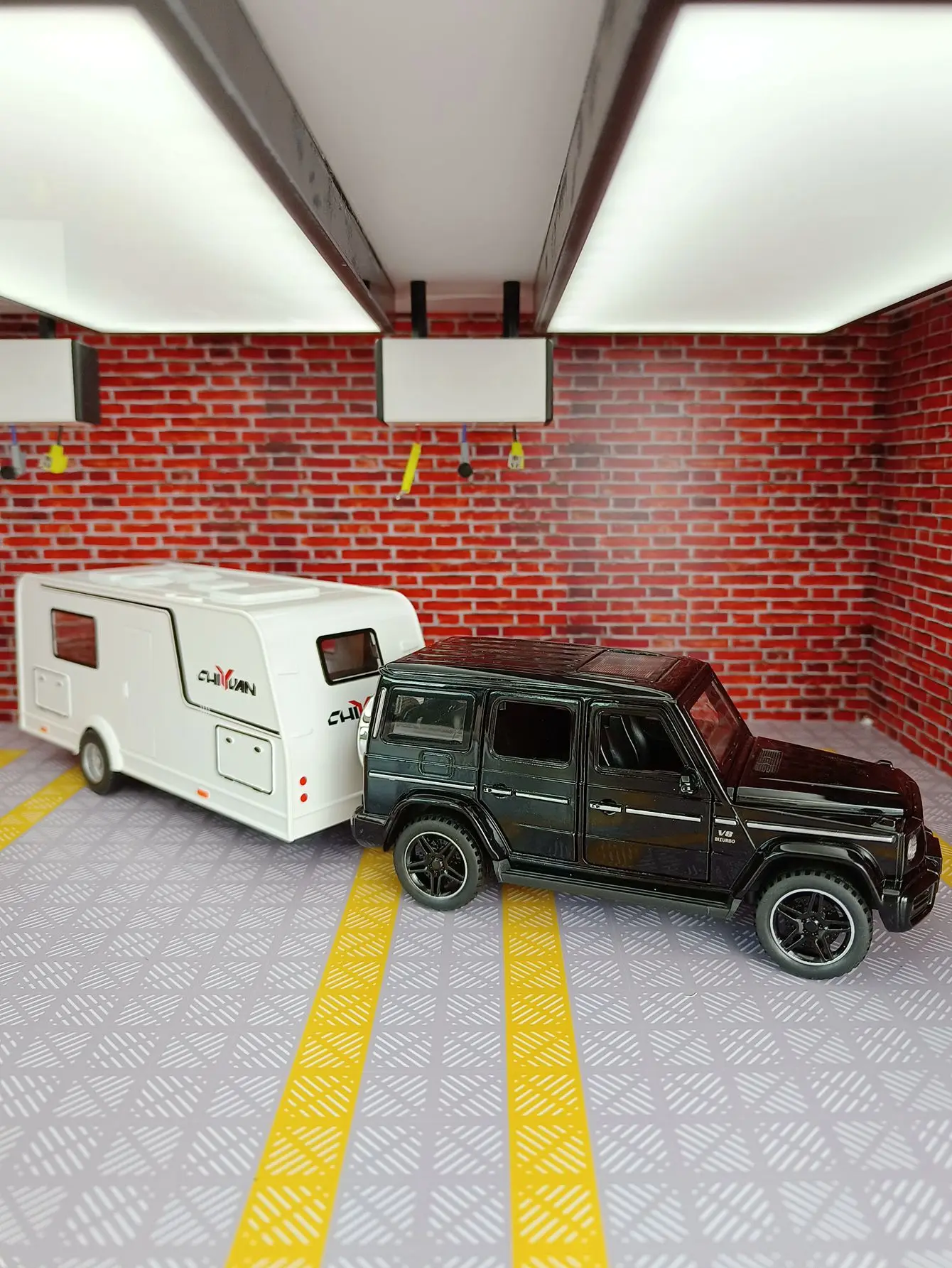 

1:32 Mercedes Benz G63 trailer RV alloy model car ornament children's return force can open the door toy car