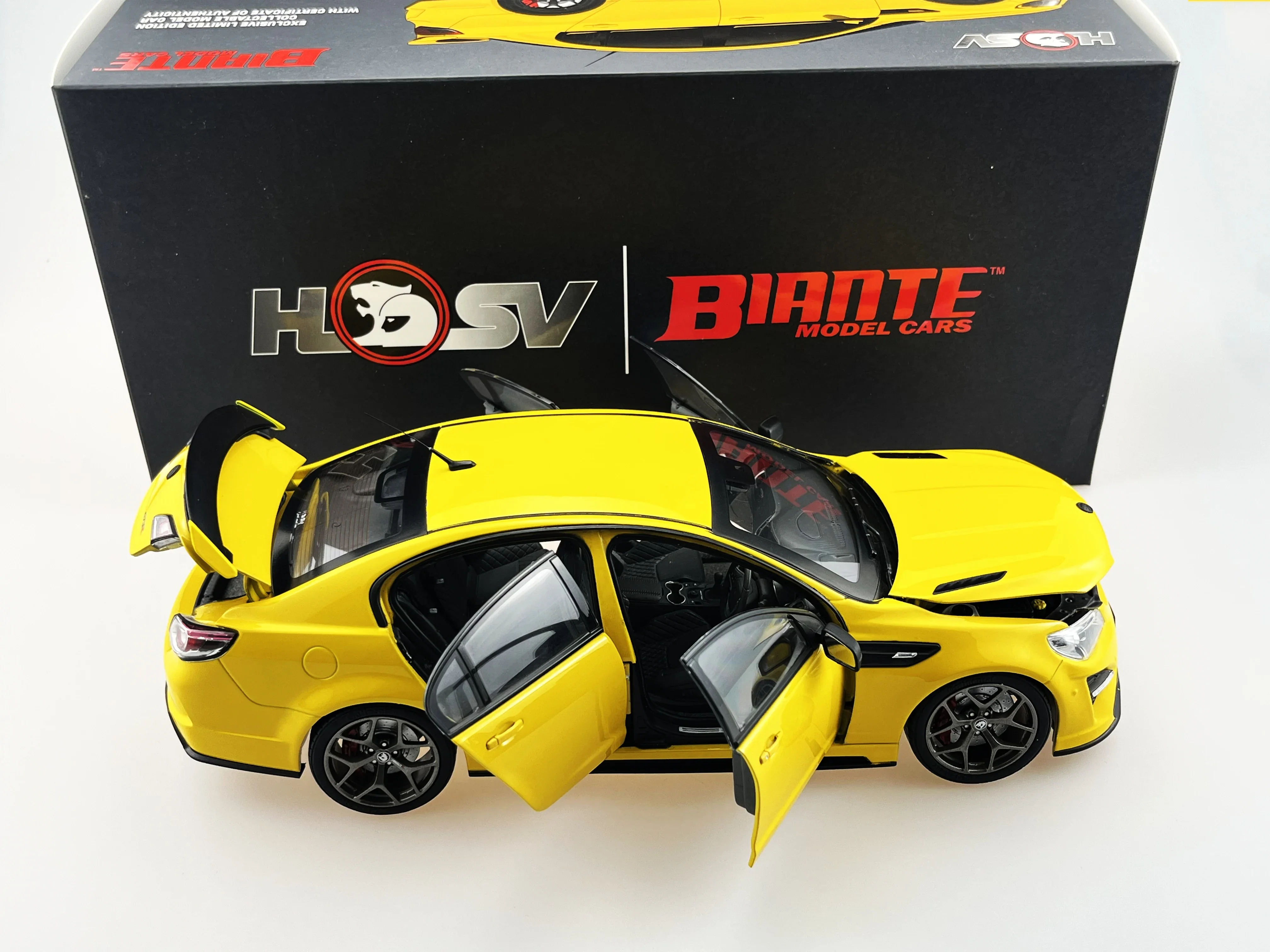 Biante 1:18 Scale Diecast Alloy Australian Horton HSV GT SR Toys Cars Model Yellow Classics Adult Souvenir Gifts Static Display