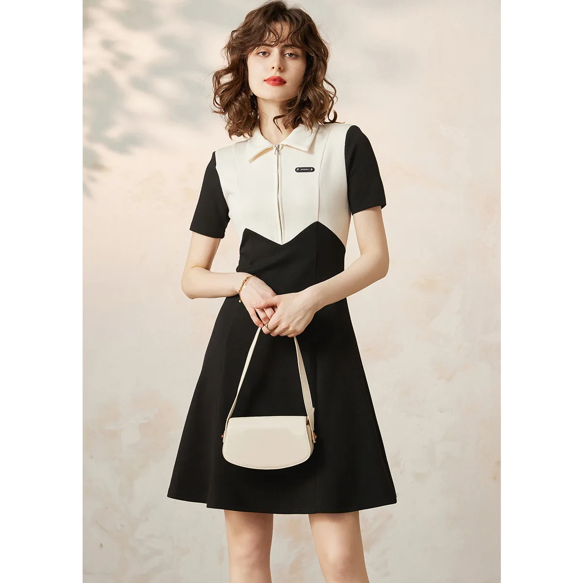 Louis yao anti-envelhecimento cor bloqueando emenda a linha saia 2025 verão moda lapela zíper pulôver manga curta vestido feminino