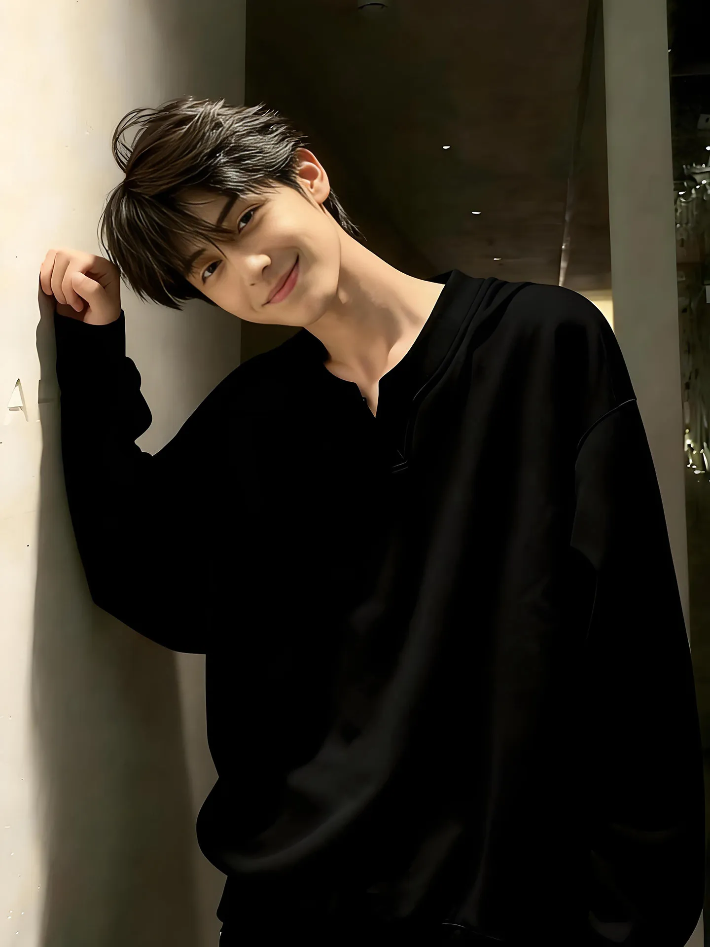 Black Thickened Velvet Long Sleeve V-Neck T-Shirt for Men Autumn Winter Style Warm Base Layer Shirt Standard Fit Casual Wear