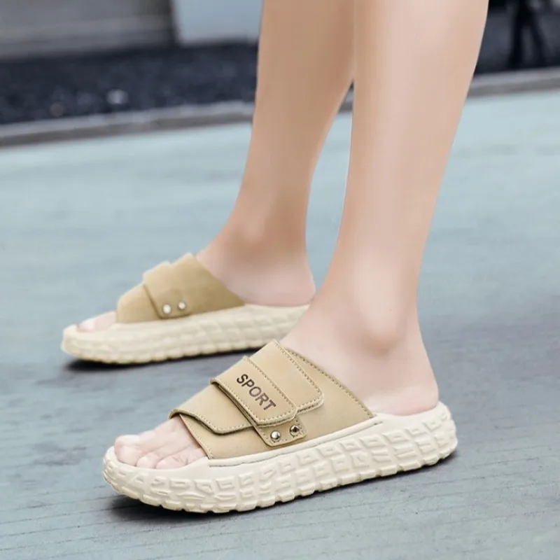 

Men's Fashion Flip Flops for Summer Outdoor Sports European Style Non-Slip Thick Sole Sandals