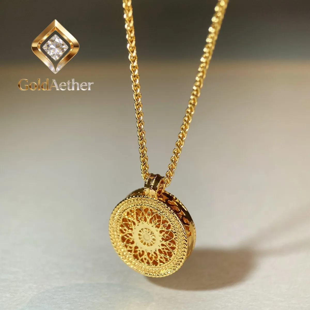 GoldNouveau Luxury 100% Real 18k Gold Men's and Women's Antique Gold Turning Compasses Pendant Necklace