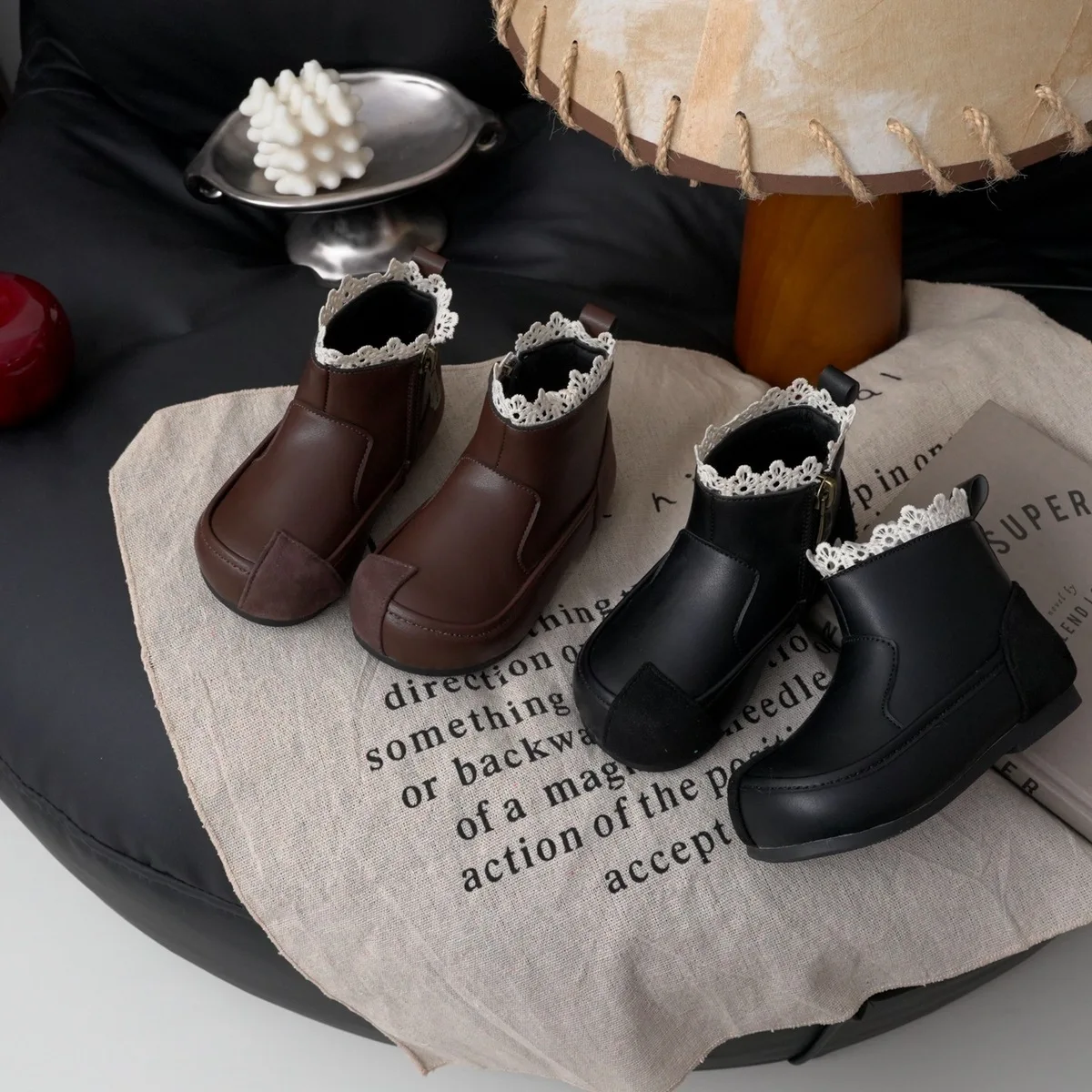 Autumn Children Chimney Boots Girls Retro Metal Zip Banquet Boots Little Princess Round Lace Design Leather Boots