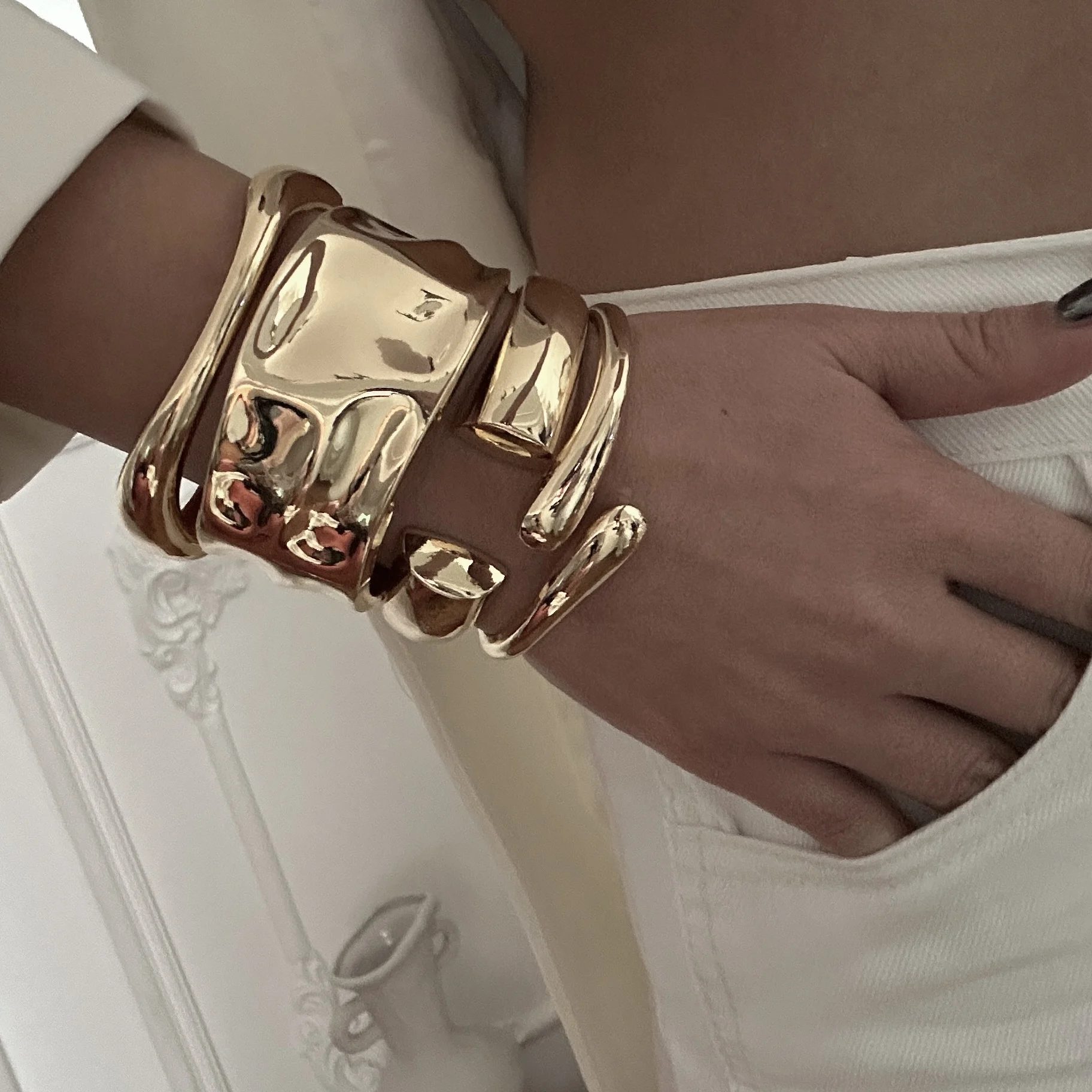 Exaggerated Irregular Chunky Cuff Bangle Bracelets for Women Simple Glossy Metal Jewelry Party Office Wrist Gift Accessories
