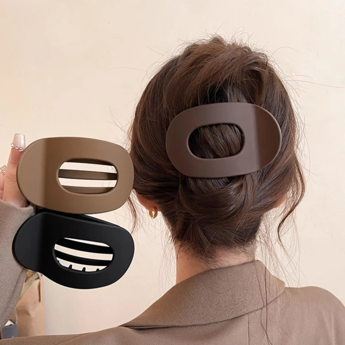Women's Minimalist Hair Style with Large Duckbill Clip Stylish and Portable Hair Clip for Daily Use