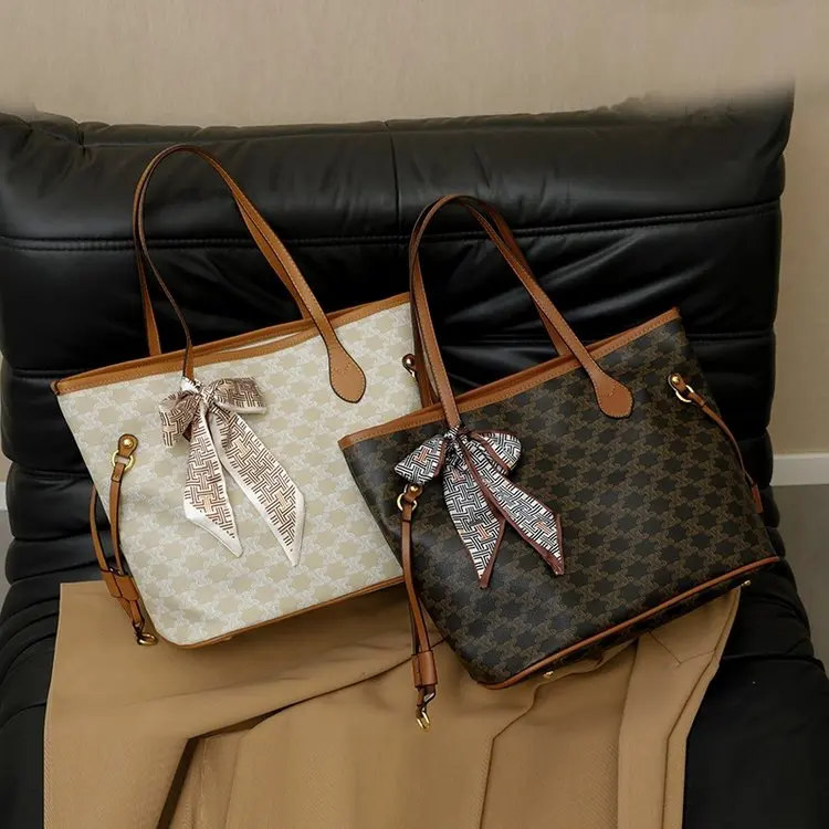 

Luxe Large-Capacity Shoulder Bag, Soft Textured Finish, Detachable Strap, Versatile Crossbody Wear, Everyday Essential, New 2026