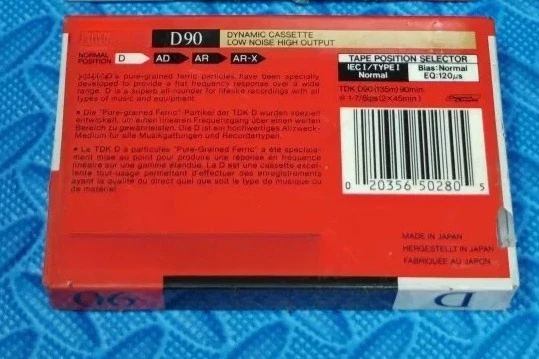 For tdk d90 right-angle box, unopened, first-class blank cassette with card holder, outer packaging is damaged