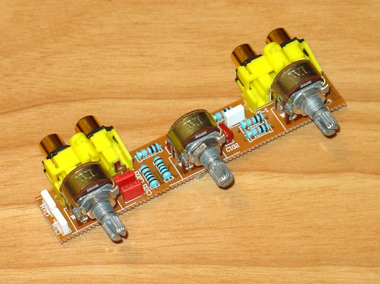 

With Gold-plated RCA Lotus Base or Solderless Wiring Base / High and Low Volume Front Attenuation Passive Tone Board