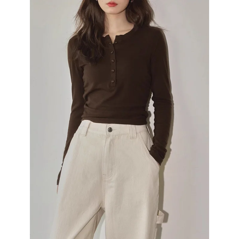 봄과 가을 긴팔 니트 티셔츠 여성용 슬림 탑 캐주얼하고 다재다능한 기질의 이너 베이스 셔츠