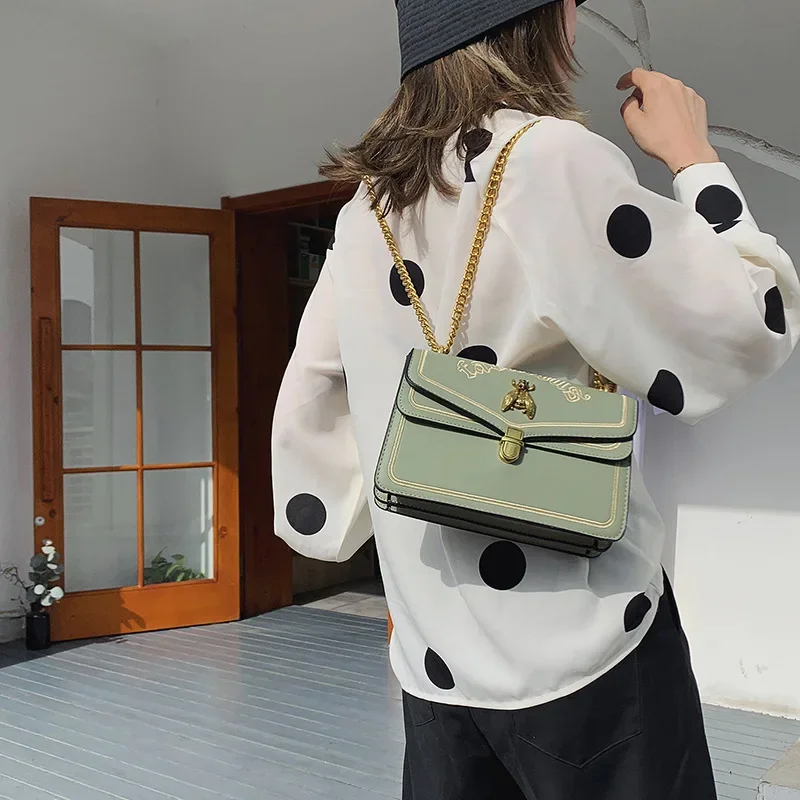 2025 Новая женская модная маленькая квадратная сумка с цепочкой — большая вместимость, через плечо и через плечо