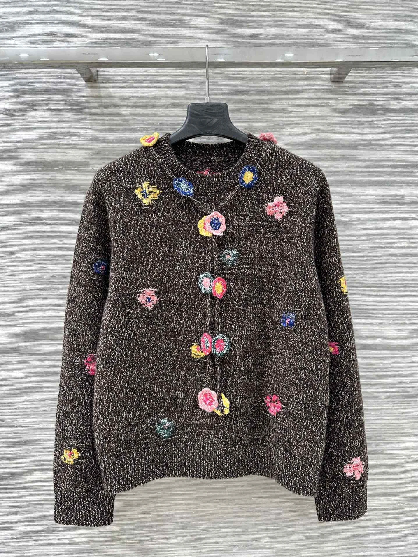 Kaschmir-Wollpullover für Damen, dreidimensionale Blumenstickerei, Rundhalsausschnitt, gestrickte Retro-Klassiker-Kleidung, Strickoberteil