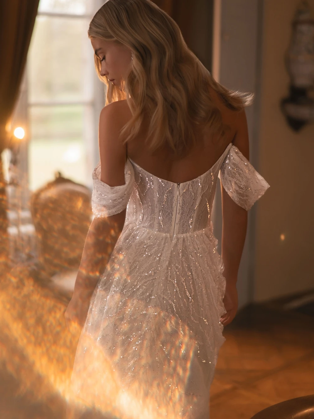 Dazzling Off Shoulder Elegant Mermaid Lace Wedding Dress Fashionable Corset Vintage Pleated Tulle Bridal Gown Customized