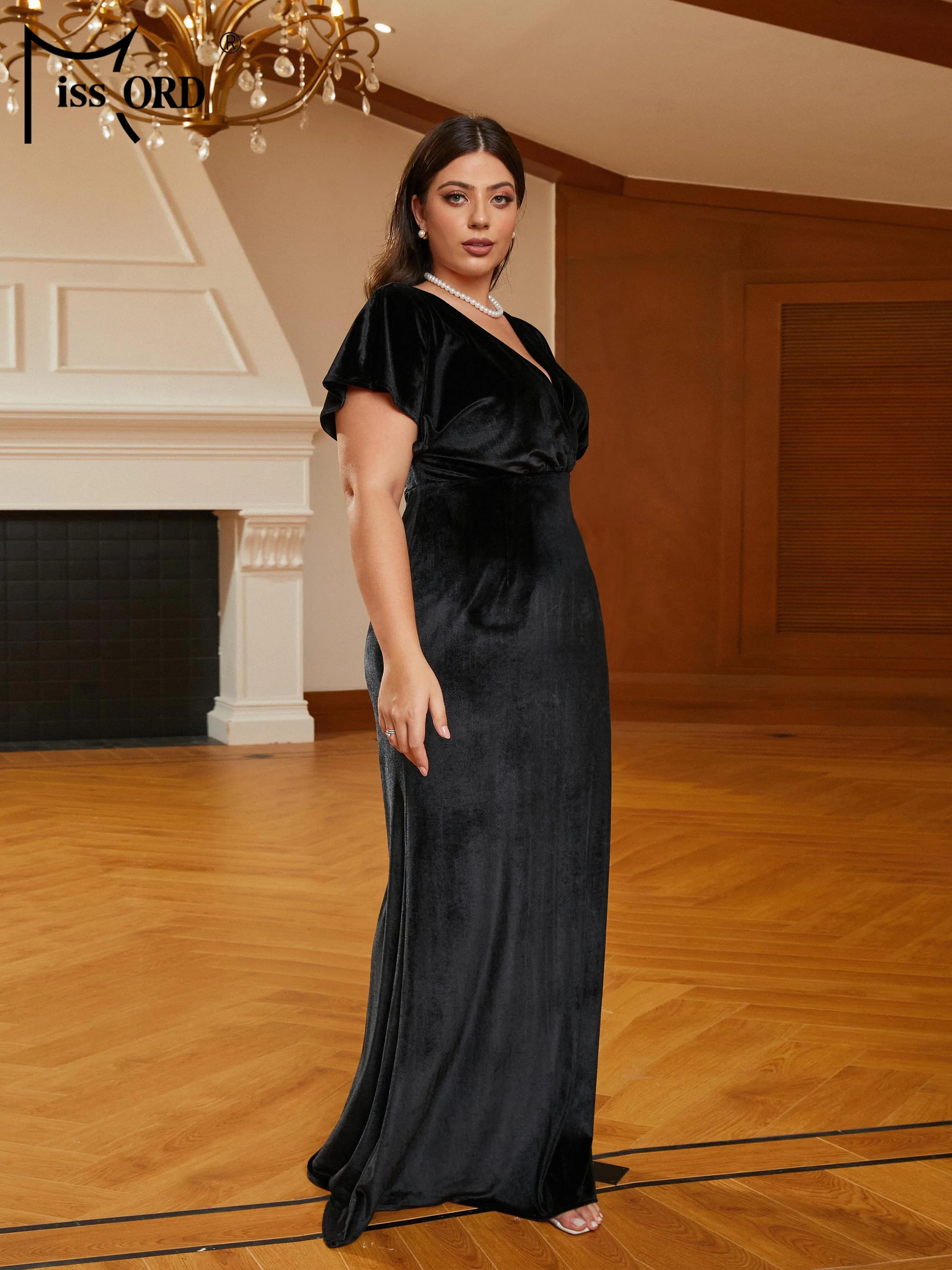 Missord New Plus Size V Neck Short Sleeve Velvet Black Mermaid Evening Dress