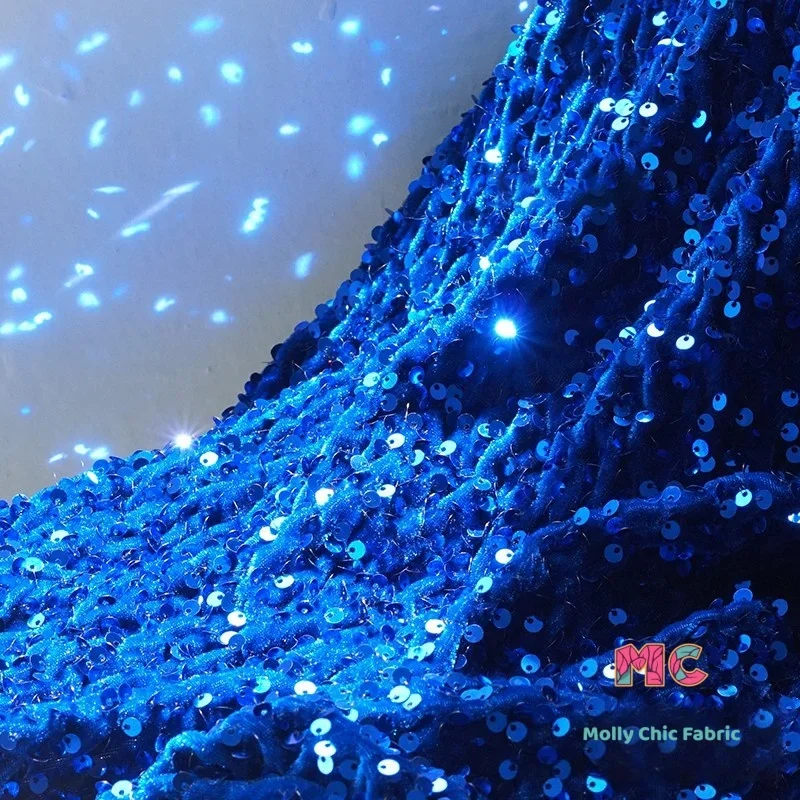 Vestido de mujer cosido de tela bordada con lentejuelas de colores de terciopelo multicolor de 5mm con tela elástica