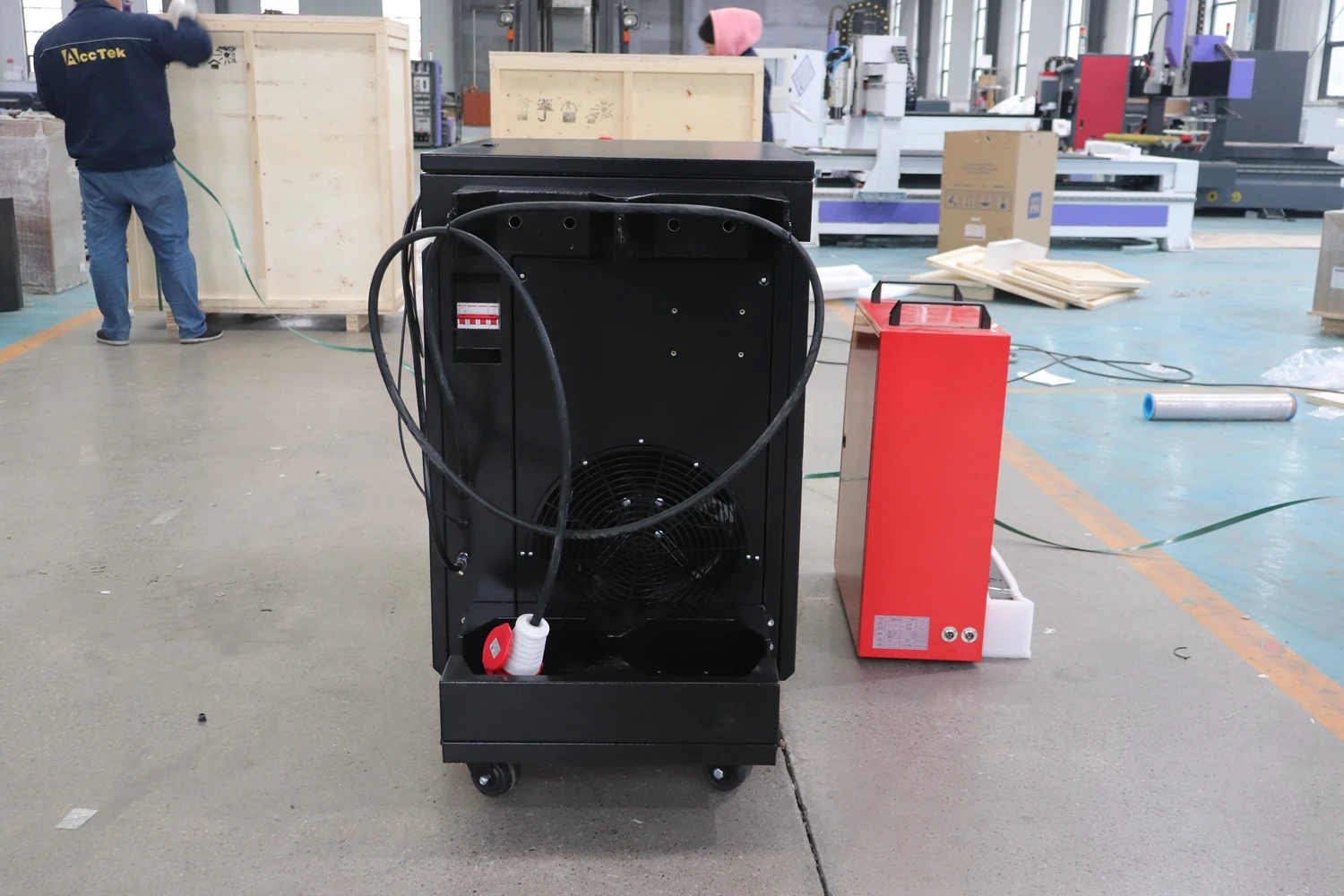 Máquina de solda a laser de aço com alimentação de fio duplo, cabeça de soldagem SUP21T com resfriamento de água portátil