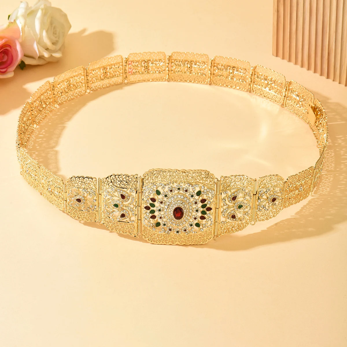 حزام تخريمية رائع لحفلات الزفاف - خيارات متعددة الألوان مع لهجات كريستال وأحجار كريمة لامعة لتصفيف بيان ثوب الزفاف المبهر #2