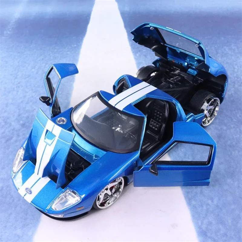 1:24 2005 Ford GT Car Diecast Car Metal Alloy Model Car Toys For Children Toy Gift Collection J41