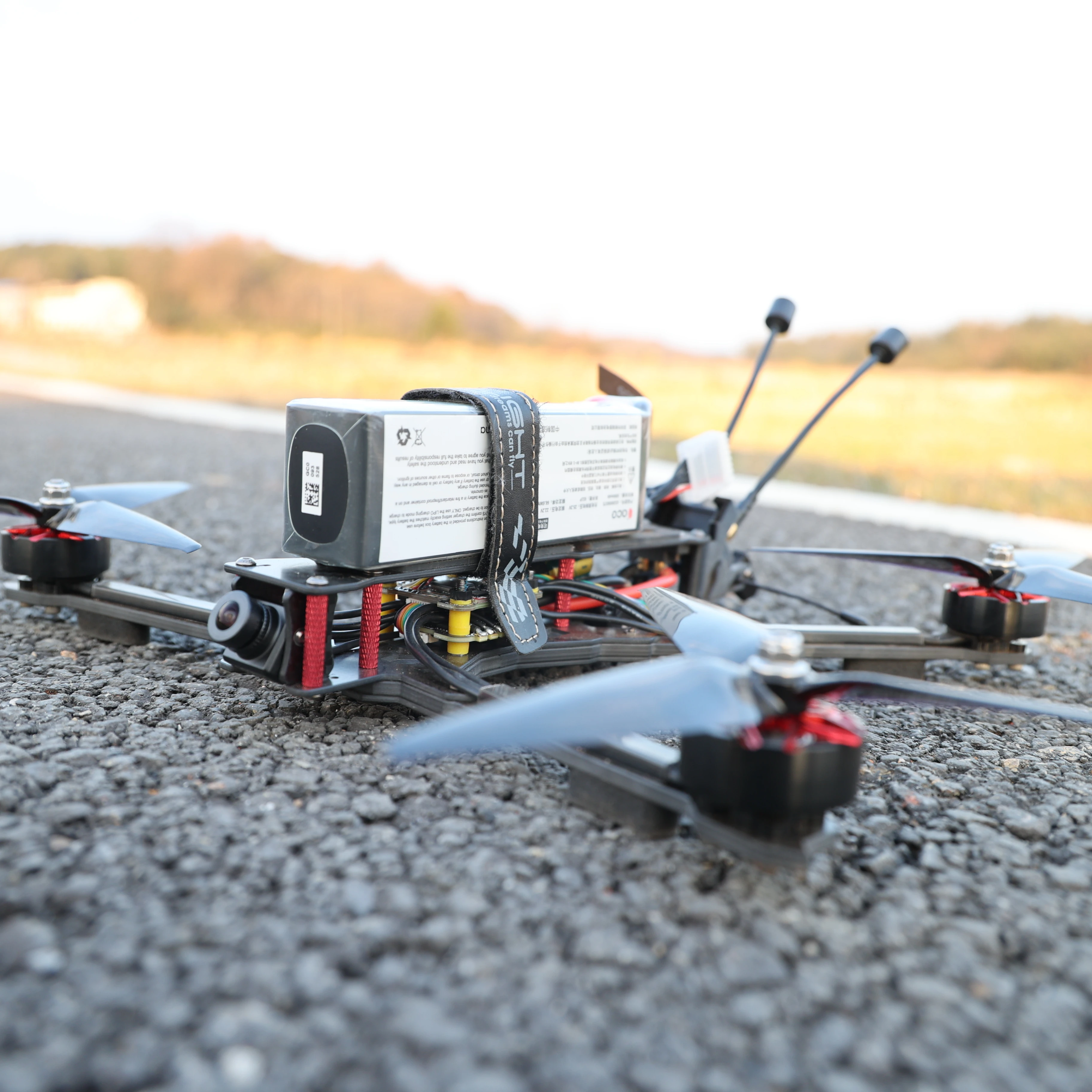 

Гоночный дрон 5.8G 3W Chimera 7 дюймов для фристайла, для начинающих, с длительным временем полета, ночная съемка, камера 8 МП, с пультом ДУ, складной