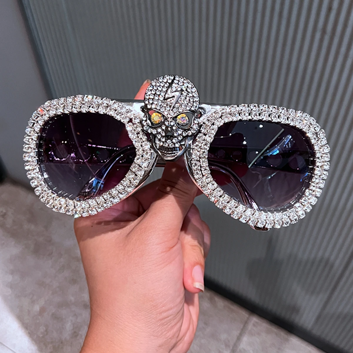 Luksusowe designerskie okulary przeciwsłoneczne Disco Kobiety 60s Rock Star Cool Golden Heavy Metal Skull Luksusowe męskie okulary przeciwsłoneczne Cosplay Party Glasses — zdjęcie 5